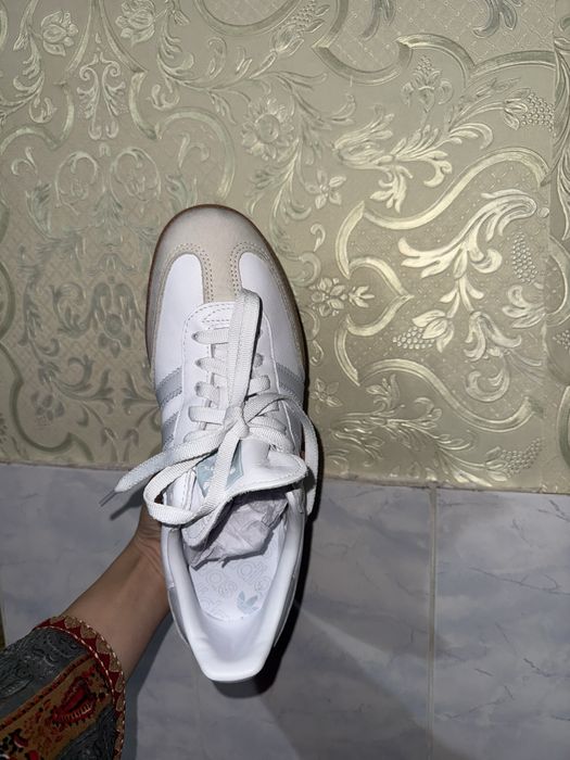 Кроссовки adidas