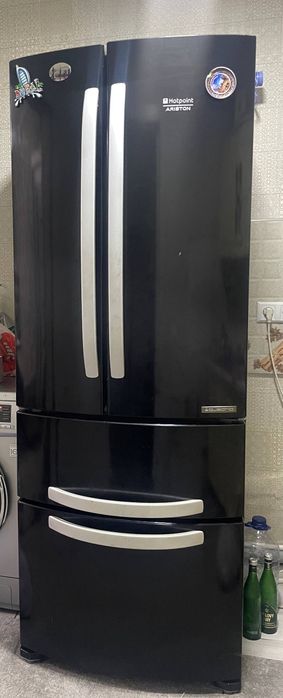 Холодильник Hotpoint Ariston