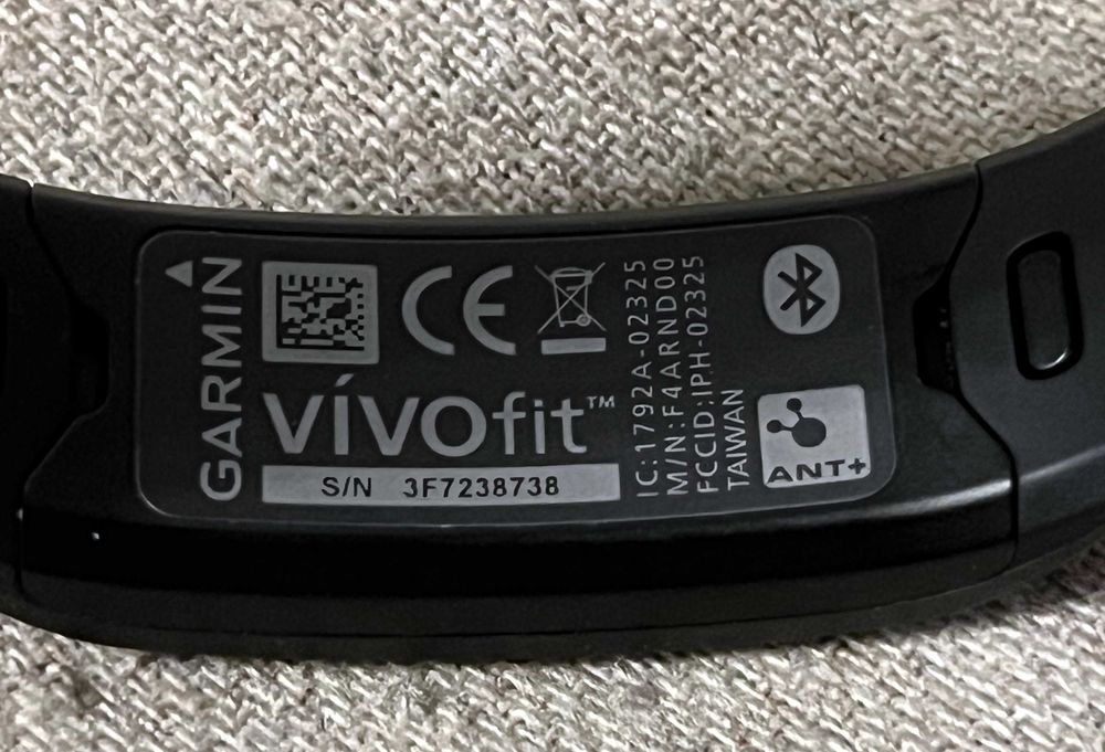 Bratara fitness Garmin Vivofit Original Functionala