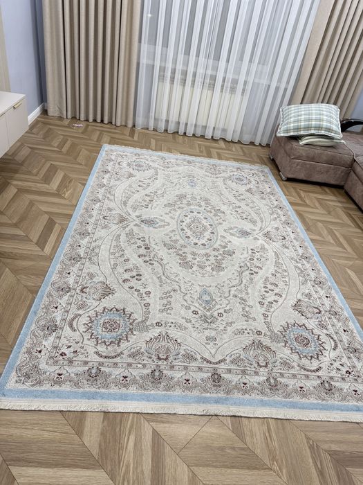 Продам ковер в отличном состоянии