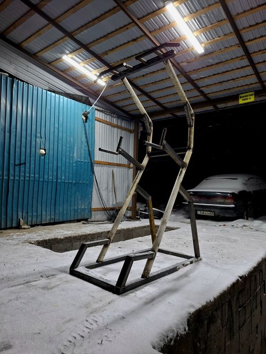 Тренажёр 2в1 турник брюся