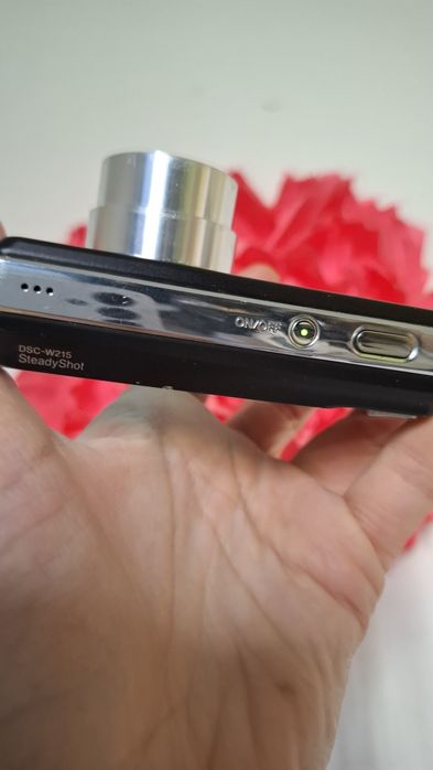 Компактен дитален фотоапарат Sony Cybershot DSC-W215