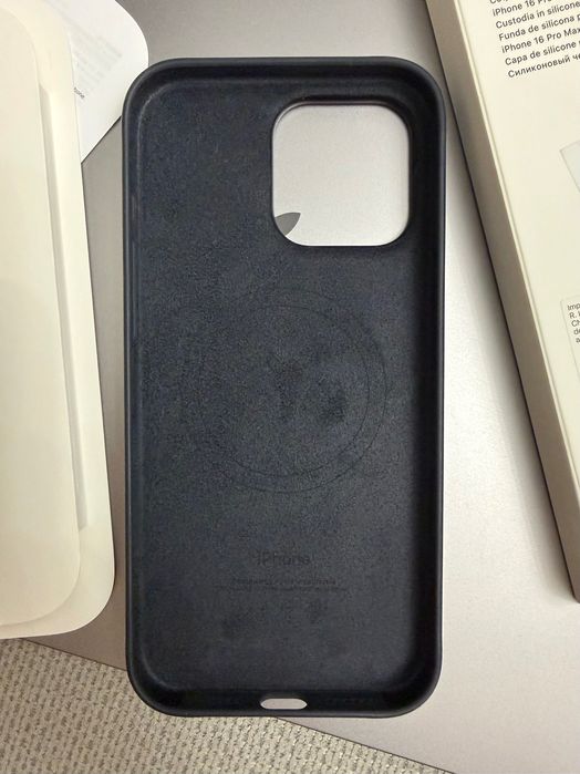 Чехол для iPhone 16 Pro Max