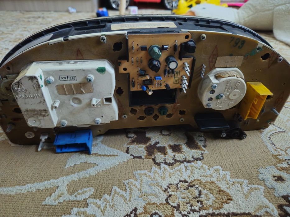 Щиток Audi 80 B3