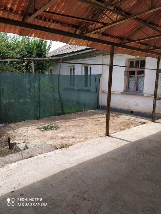 Продаётся дом 3,60 соток 4 спальни,2 сан узла кухня столовая.