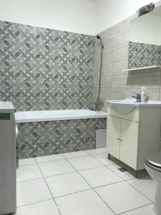 Inchiriez apartament Floresti cu parcare subterana