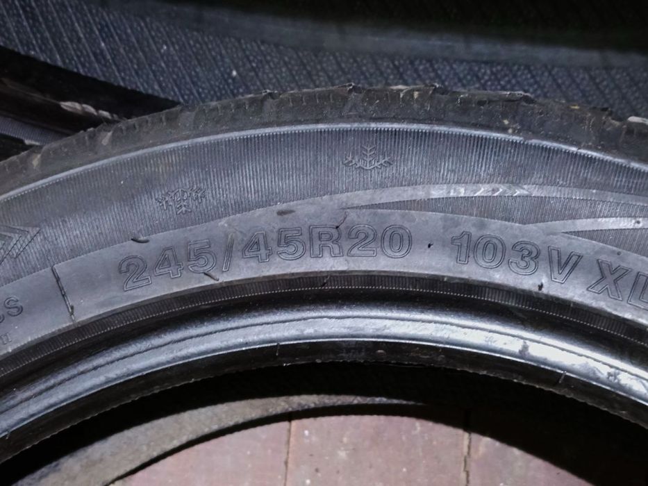 245/45/20 комплект 4шт