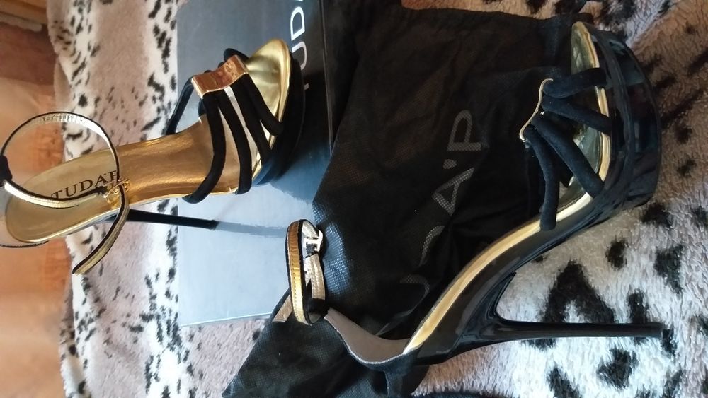 Босоножки вечерние