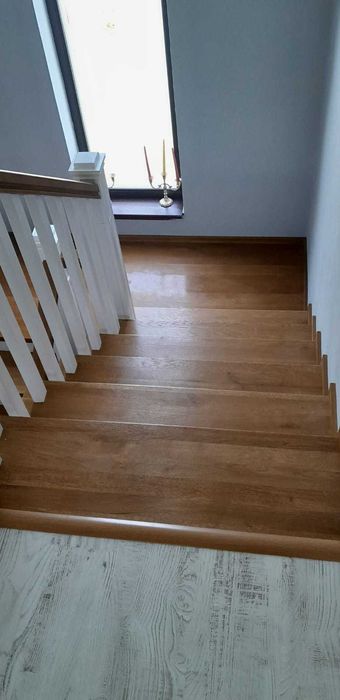 Elemente scări lemn masiv