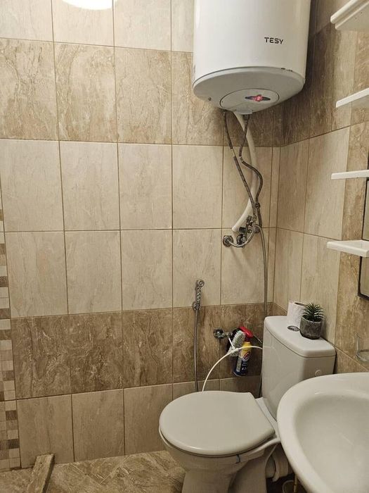 Дава се под наем Тристаен апартамент в Бургас, Сарафово - 80 кв.м за 561 € - Снимка #8