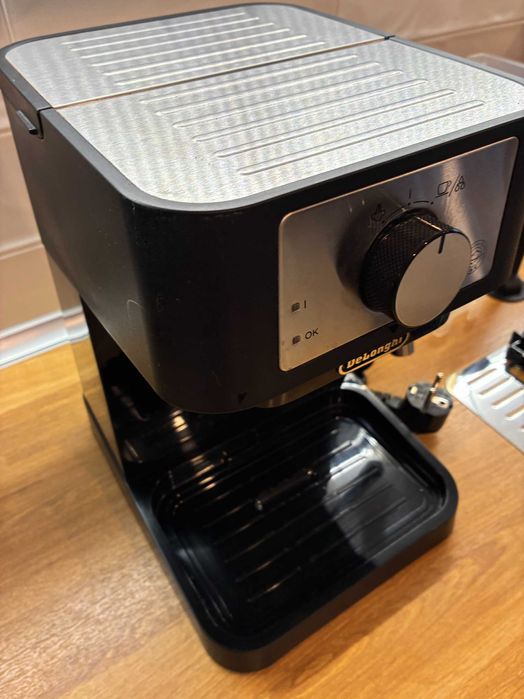 кафе машина  Делонги Stilosa  15 bar, 1100 W, 1 л, Черен