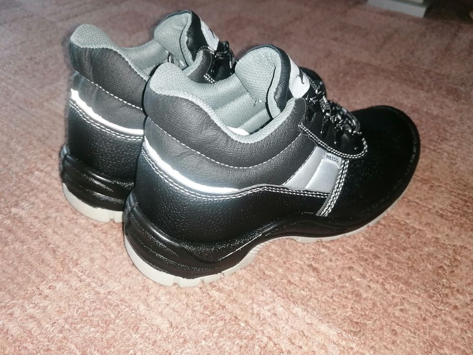 Ботинки 40-размер