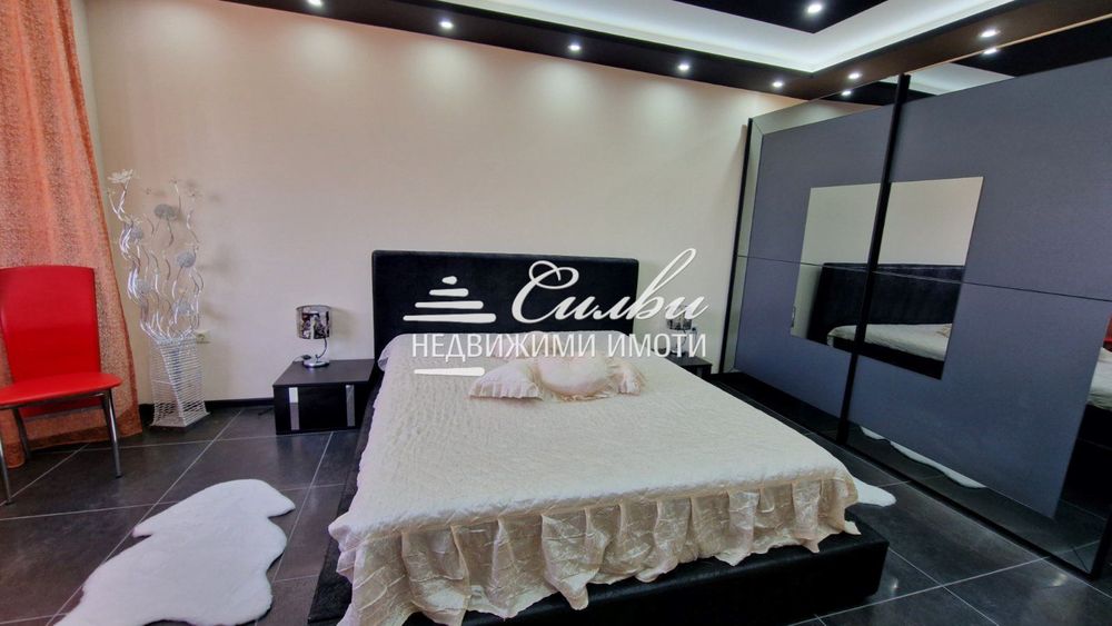 Дава се под наем Двустаен апартамент в Шумен, Добруджански - 72 кв.м за 357 € - Снимка #1