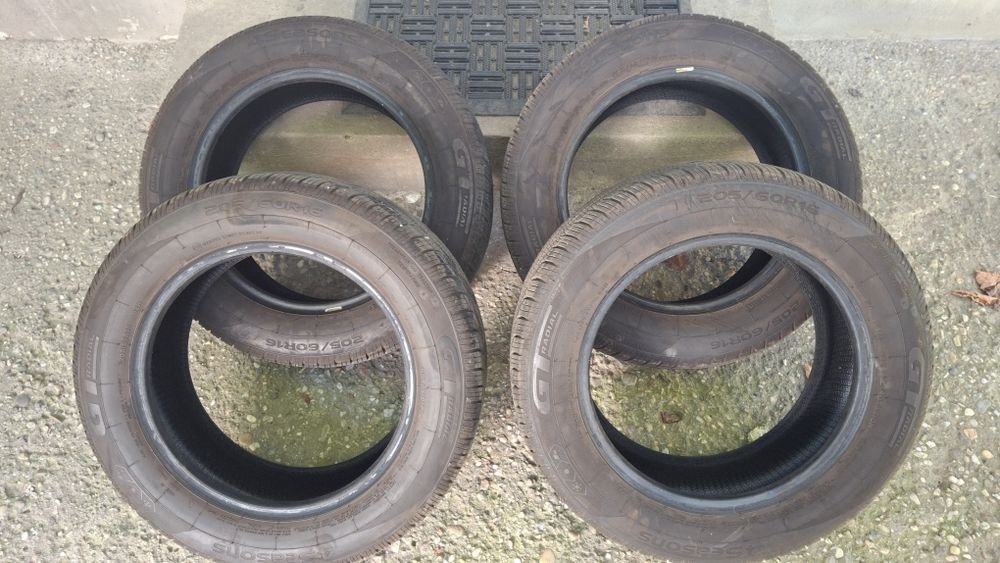 Vând Anvelope All Season 205/60R16 92H (dețin factură)