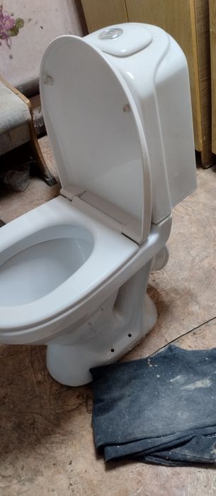 Продам хороший унитаз