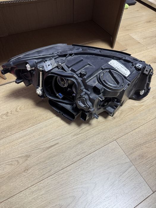 Far stanga BMW f11 LCI bi xenon