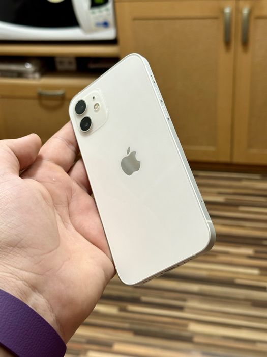 Продаю iphone 12