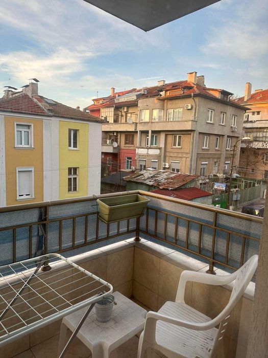 Дава се под наем Тристаен апартамент в Бургас, Център - 80 кв.м за 550 € - Снимка #16