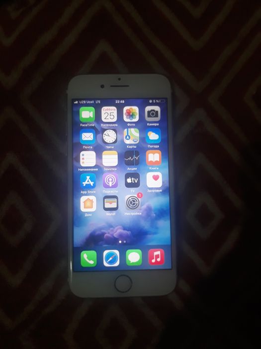 Iphone 7 sotladi 128 gb aybi yoq zor tel ogan odam maza qilb ishlatadi