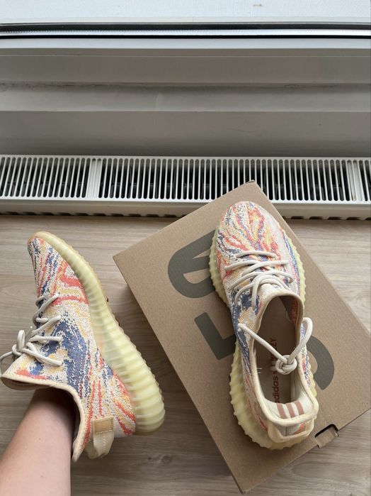Yeezy 350 ,,V2 MX Oat”- noi, nefolositi