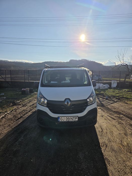 Vand sau schimb cu utilaj  Renault Trafic