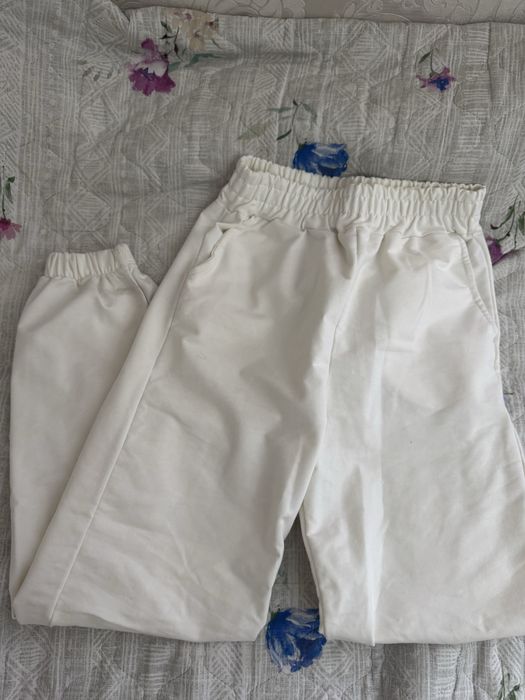 двойка, Турция, молочного цвета