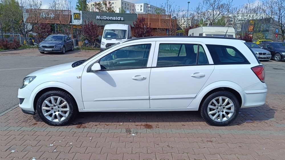 Opel Astra H, Navigație, multe piese  noi.
