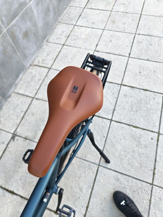Продавам ГРАДСКИ ВЕЛОСИПЕД ELOPS LONGUE DISTANCE 900 С ВИСОКА РАМКА .