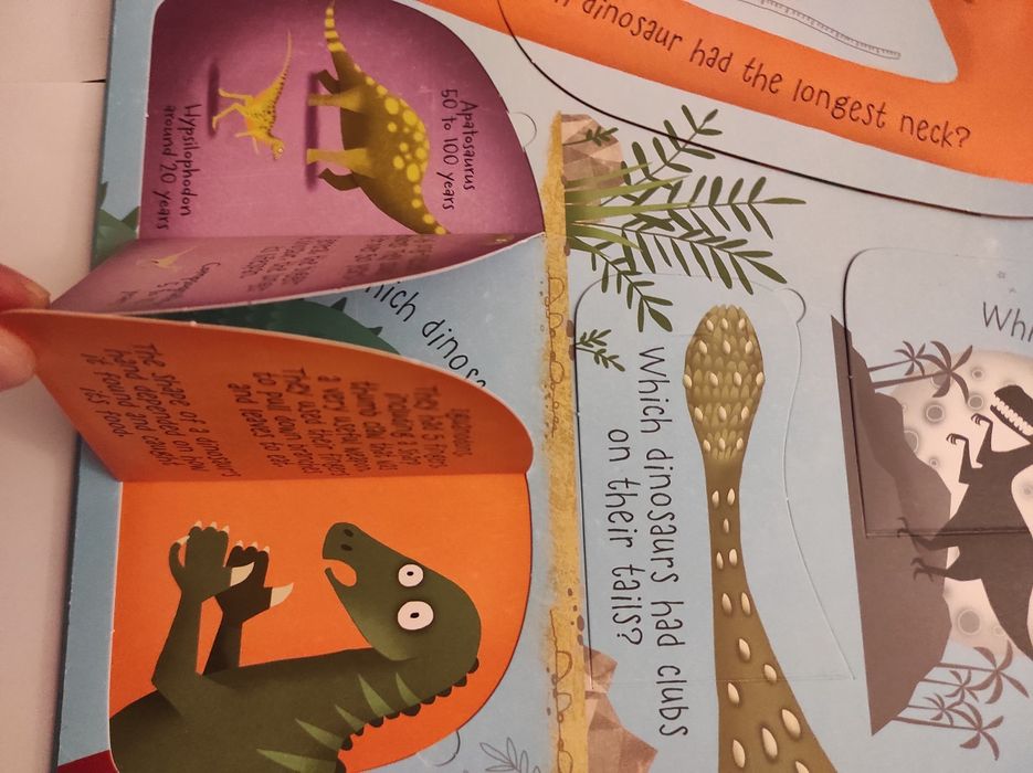 Carte pentru copii engleza - Questions and Answers about Dinosaurus
