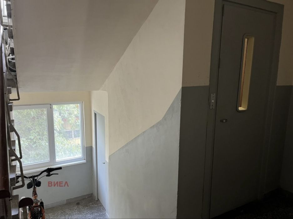 Продава се Тристаен апартамент в Пловдив, Христо Смирненски - 64 кв.м за 1922 €/кв.м - Снимка #16