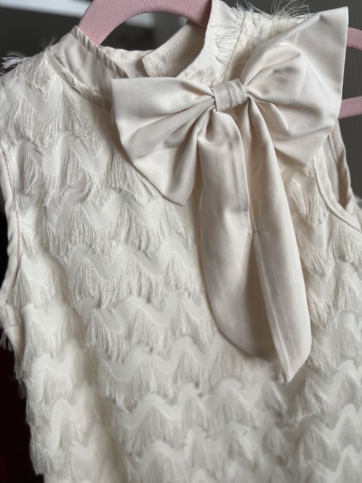 Рокля за момиче на 4-5 години с ресни и панделка