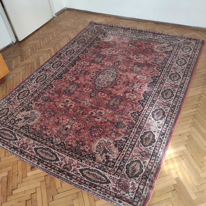 Продавам вълнен Персийски килим