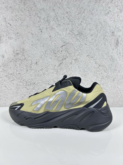 Adidas Yeezy Boost 700 MNVN Resin