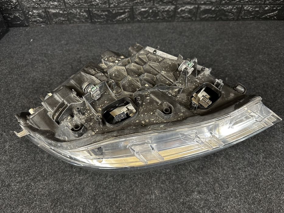 Far stanga seria 1 F20 Lci led