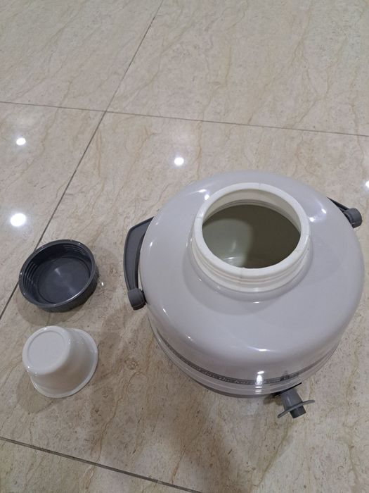 Термос для воды.