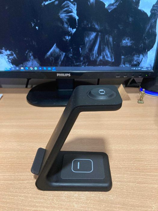 Безжична Зарядна станция за Iphone устройства 3 в 1