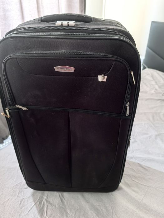 Продавам куфар за пътуване