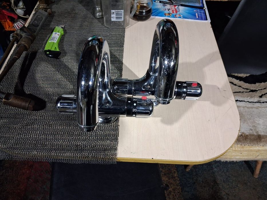 Vând 2 baterii termostate!