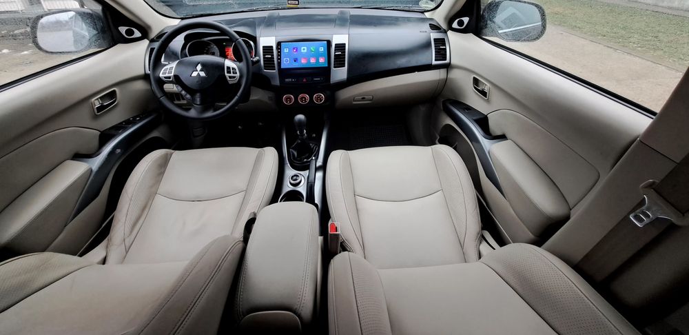 Mitsubishi Outlander Instyle 2.0TDI 4WD 7Locuri