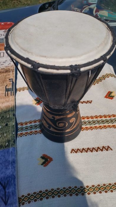 Стари закачалки , тарамбука и метална кошница