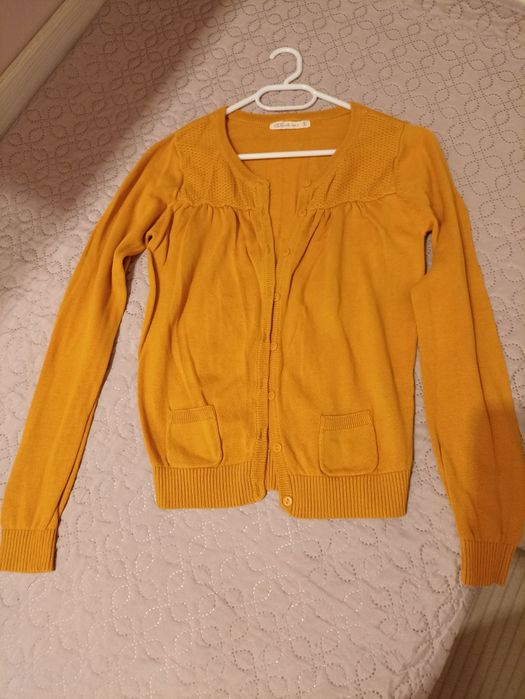 Дамски пуловери и суичъри