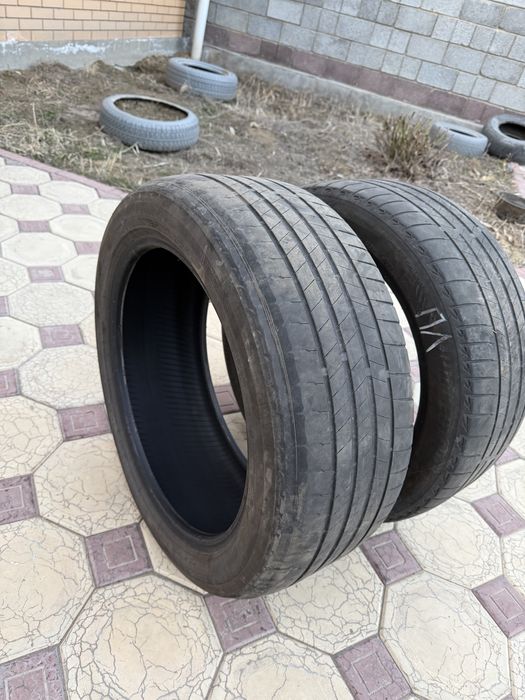 Шины 235/45/ R18