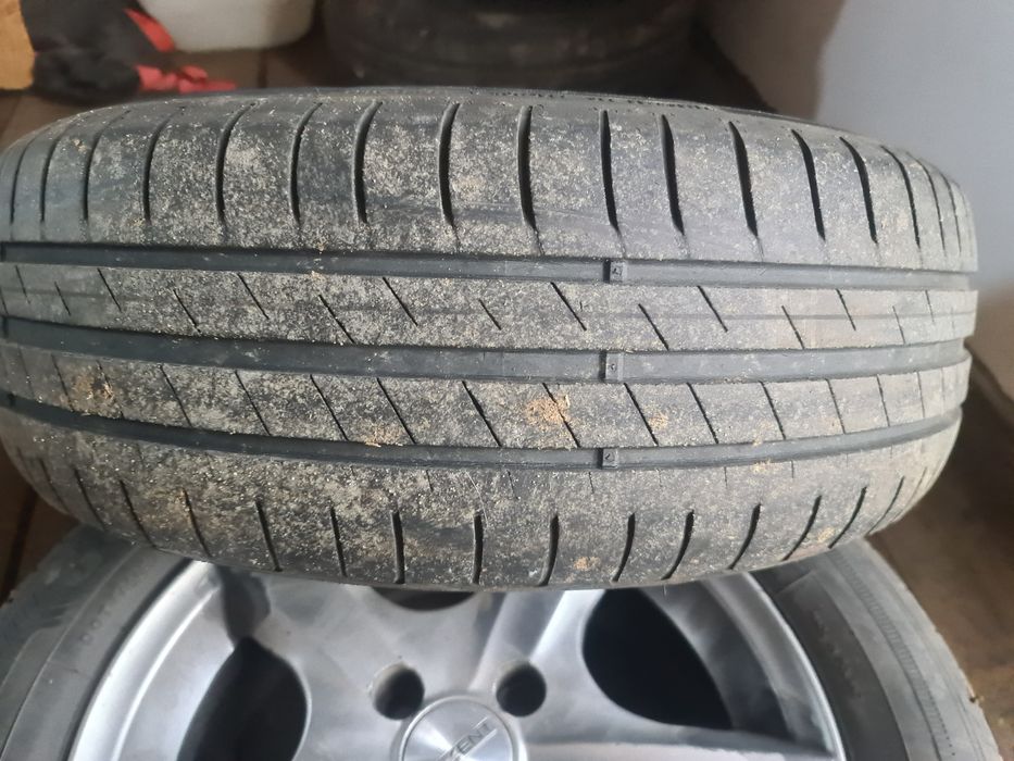 Vând jante aliaj dezent 15"