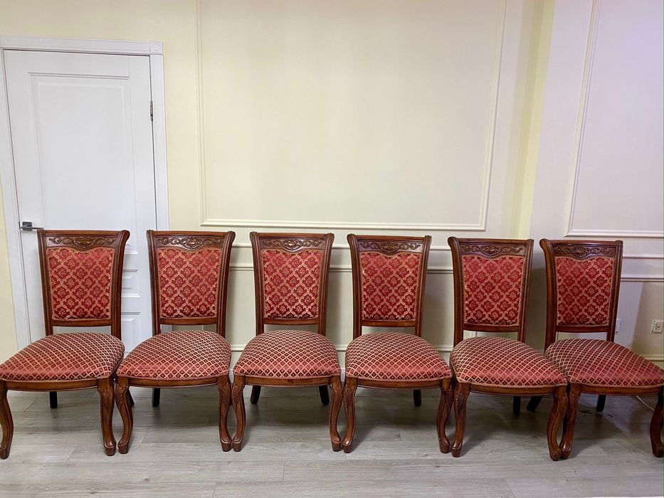 Продам стулья, пр-во Малайзия, материал дерево (карагач)