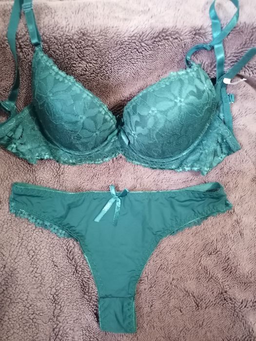 Set lenjerie verde, dama nou  făra eticheta, mărimea L