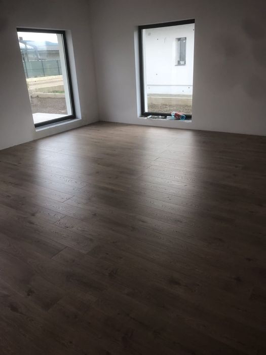 Amenajări interioare/exterioare,șape, acoperișuri.