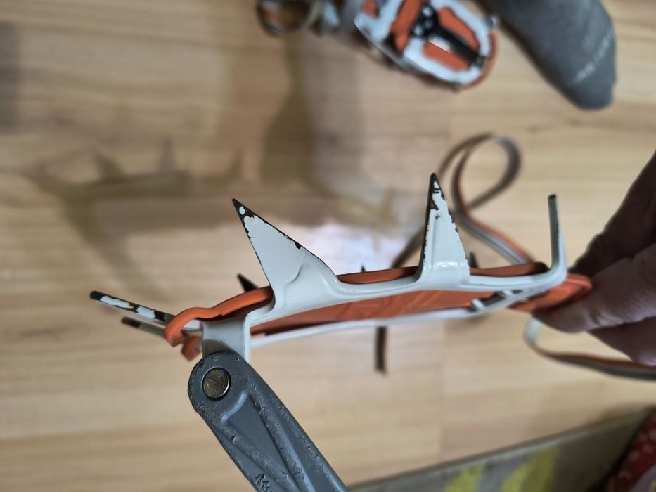 Colțari pentru zăpadă/ gheata/ alpinism semiautomatici Climbing Techno