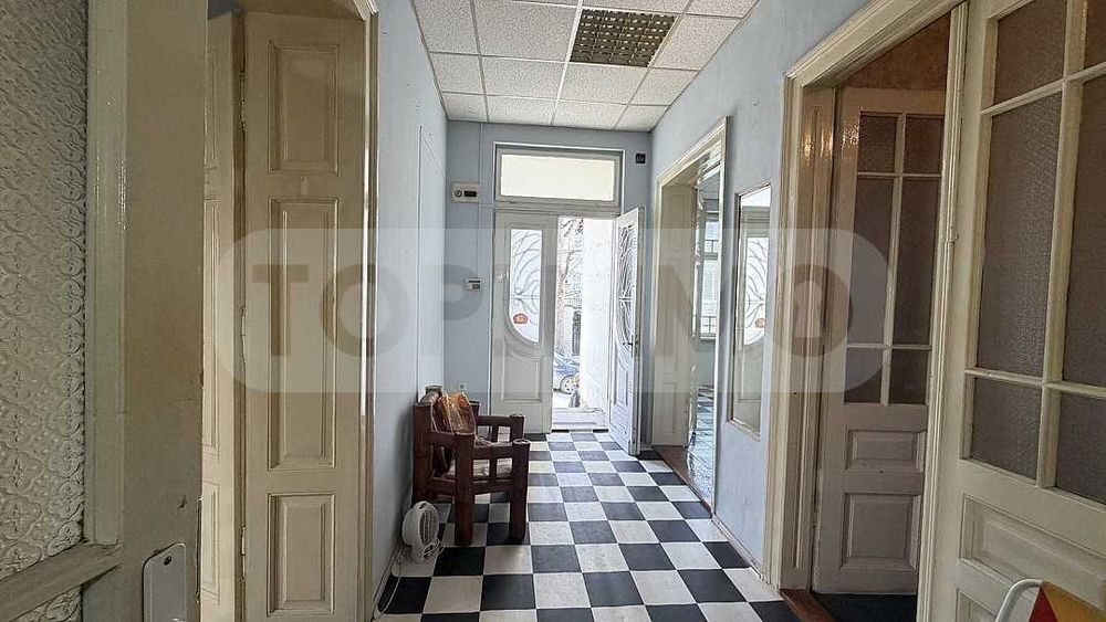 Дава се под наем Офис в Варна, Общината - 80 кв.м за 348.84 € - Снимка #4