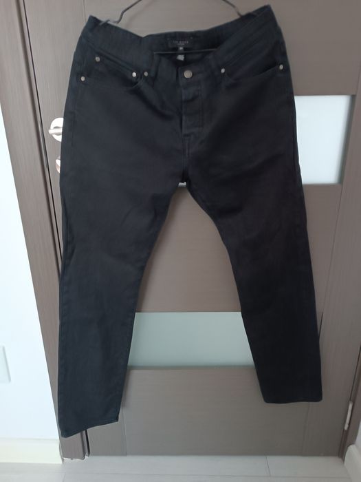 Blugi negri Ted Baker