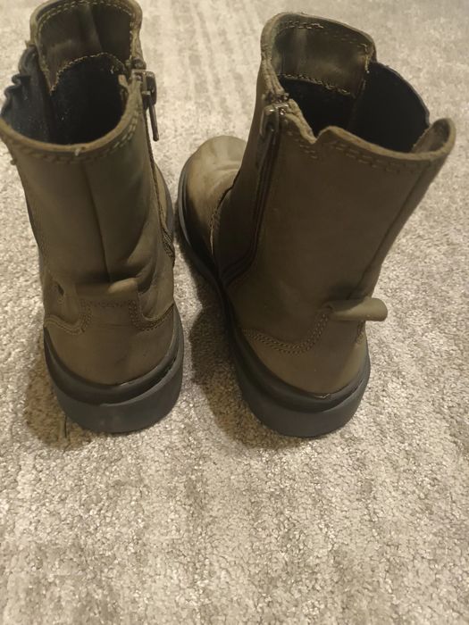 Зимно яке и зимни обувки в маслено зелено. Размер 140 и 34 номер